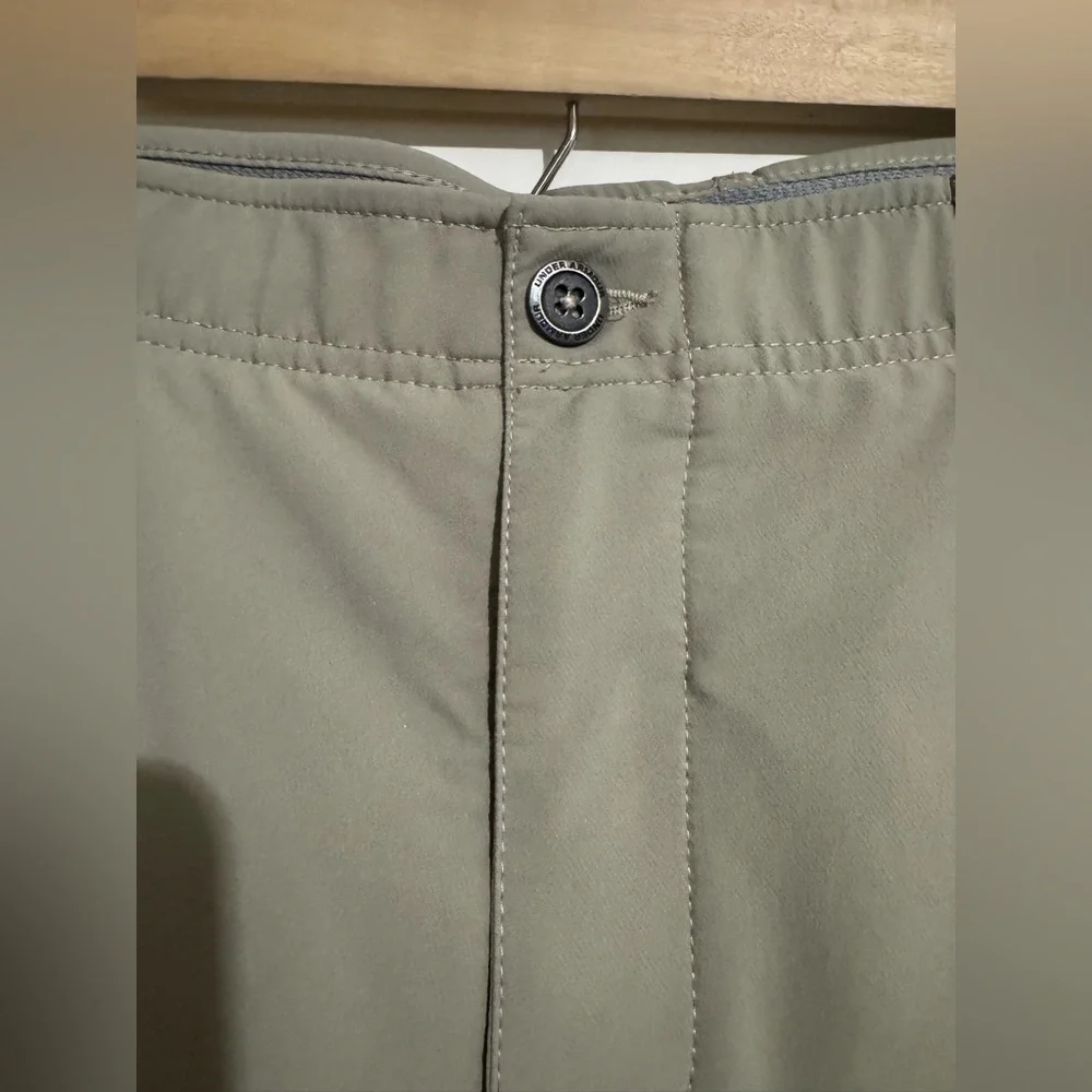 Under Armour khaki tan pants 38/30 pockets flat front